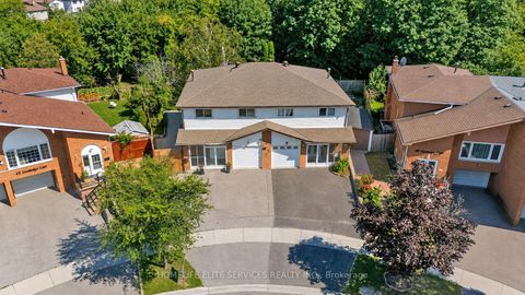 Photo 2 at 44 Greenhedges Court, Malvern, Toronto