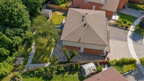 Photo 5 at 44 Greenhedges Court, Malvern, Toronto