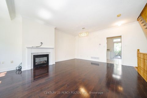 Photo 4 at 22 William Poole Way, Willowdale East, Toronto