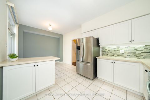 Photo 14 at 22 William Poole Way, Willowdale East, Toronto