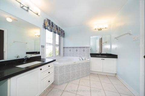 Photo 30 at 22 William Poole Way, Willowdale East, Toronto