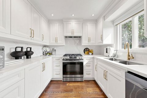 Photo 9 at 3 Cobblestone Drive, Don Valley Village, Toronto