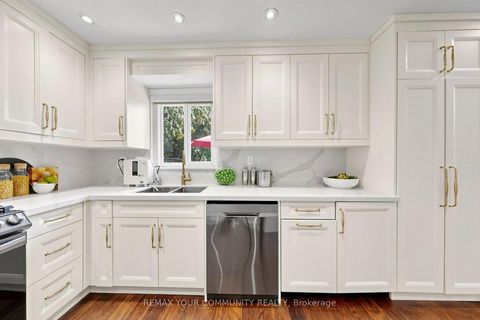 Photo 11 at 3 Cobblestone Drive, Don Valley Village, Toronto