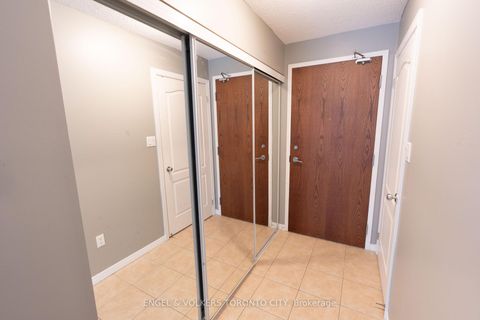 Photo 2 at 711 - 2772 Keele Street, CFB, Toronto