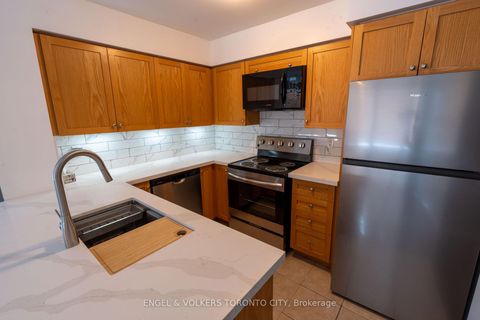 Photo 4 at 711 - 2772 Keele Street, CFB, Toronto