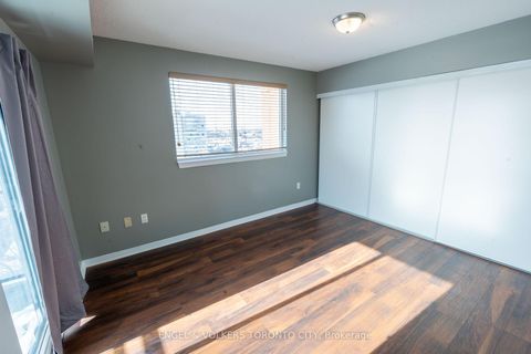Photo 7 at 711 - 2772 Keele Street, CFB, Toronto