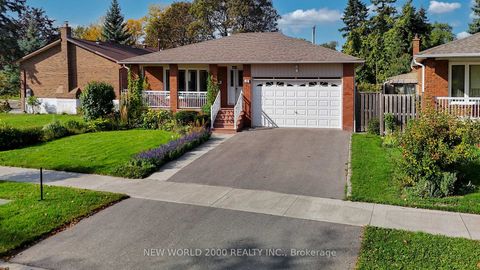 Photo 1 at 17 Squirewood Road, Pleasant View, Toronto
