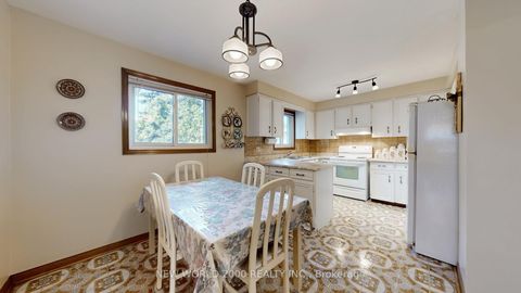 Photo 14 at 17 Squirewood Road, Pleasant View, Toronto