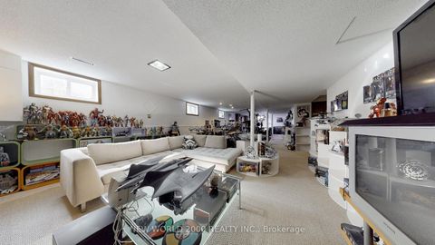 Photo 25 at 17 Squirewood Road, Pleasant View, Toronto