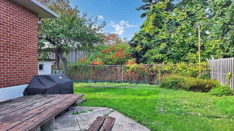 Photo 40 at 17 Squirewood Road, Pleasant View, Toronto