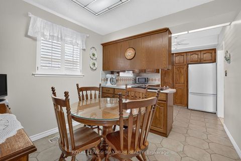 Photo 5 at 42 Pergola Road, Clairville, Toronto