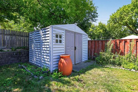 Photo 33 at 42 Pergola Road, Clairville, Toronto