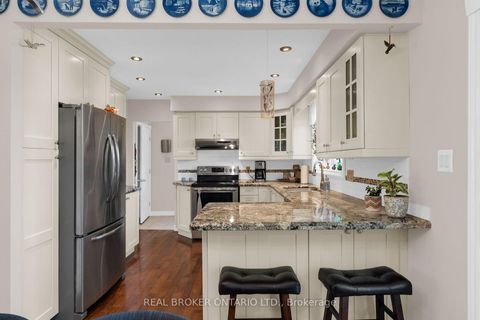 Photo 10 at 40 Farmingdale Crescent, Cundles East, Barrie