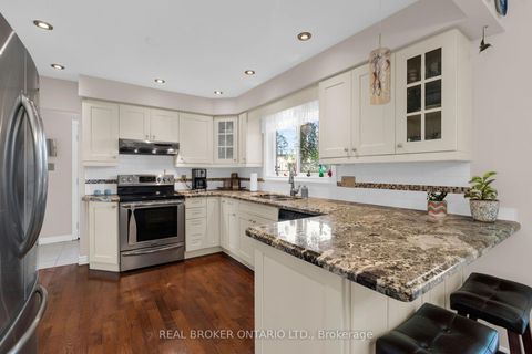 Photo 11 at 40 Farmingdale Crescent, Cundles East, Barrie
