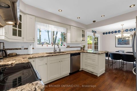 Photo 13 at 40 Farmingdale Crescent, Cundles East, Barrie