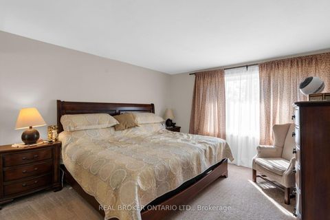 Photo 17 at 40 Farmingdale Crescent, Cundles East, Barrie