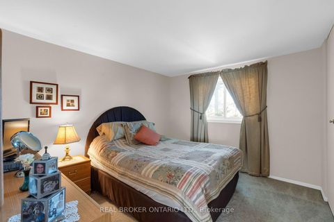 Photo 21 at 40 Farmingdale Crescent, Cundles East, Barrie