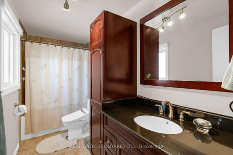 Photo 25 at 40 Farmingdale Crescent, Cundles East, Barrie