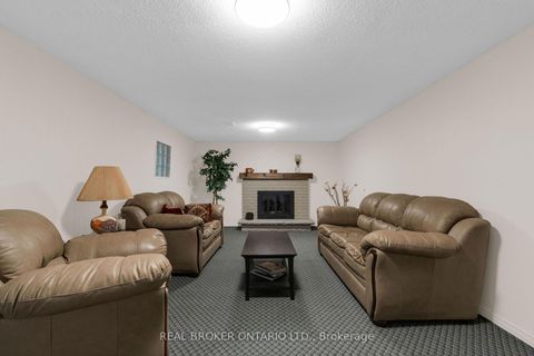 Photo 26 at 40 Farmingdale Crescent, Cundles East, Barrie
