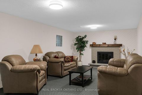 Photo 27 at 40 Farmingdale Crescent, Cundles East, Barrie