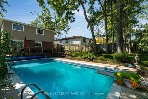 Photo 40 at 40 Farmingdale Crescent, Cundles East, Barrie