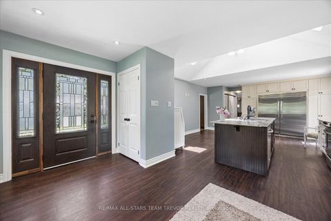 Photo 2 at 33 Kelenna Drive, Sutton & Jackson's Point, Georgina