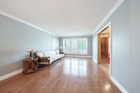 Photo 6 at 11 Timber Lane, East Woodbridge, Vaughan