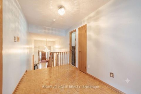Photo 14 at 11 Timber Lane, East Woodbridge, Vaughan
