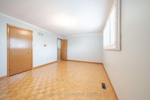 Photo 15 at 11 Timber Lane, East Woodbridge, Vaughan