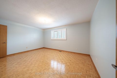 Photo 18 at 11 Timber Lane, East Woodbridge, Vaughan