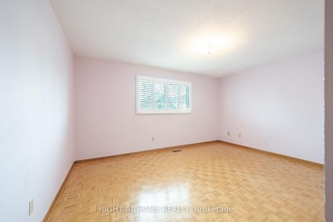 Photo 19 at 11 Timber Lane, East Woodbridge, Vaughan