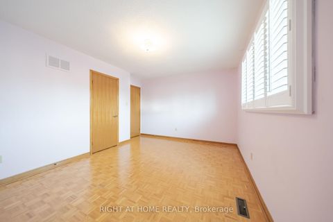 Photo 20 at 11 Timber Lane, East Woodbridge, Vaughan