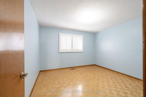 Photo 21 at 11 Timber Lane, East Woodbridge, Vaughan