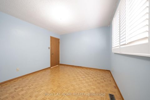 Photo 22 at 11 Timber Lane, East Woodbridge, Vaughan
