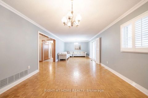 Photo 23 at 11 Timber Lane, East Woodbridge, Vaughan