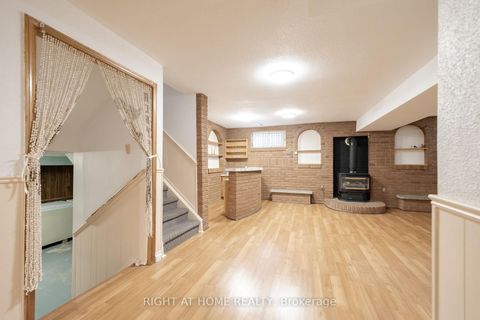 Photo 33 at 11 Timber Lane, East Woodbridge, Vaughan