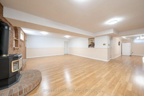 Photo 36 at 11 Timber Lane, East Woodbridge, Vaughan