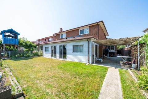 Photo 42 at 11 Timber Lane, East Woodbridge, Vaughan
