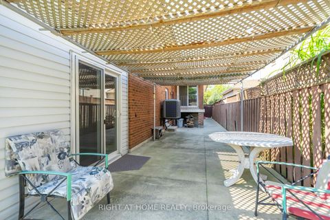 Photo 43 at 11 Timber Lane, East Woodbridge, Vaughan