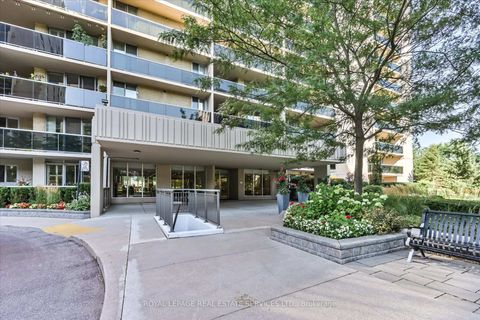 Photo 1 at 309 - 812 Burnhamthorpe Road, Markland Wood, Toronto