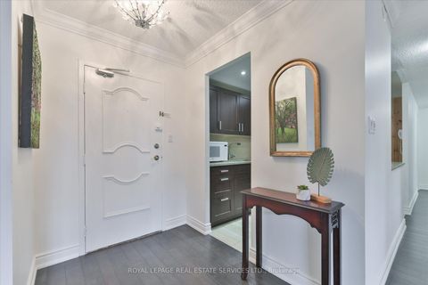 Photo 4 at 309 - 812 Burnhamthorpe Road, Markland Wood, Toronto