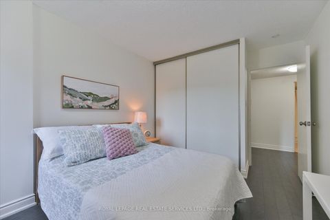 Photo 20 at 309 - 812 Burnhamthorpe Road, Markland Wood, Toronto
