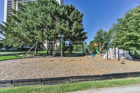 Photo 32 at 309 - 812 Burnhamthorpe Road, Markland Wood, Toronto
