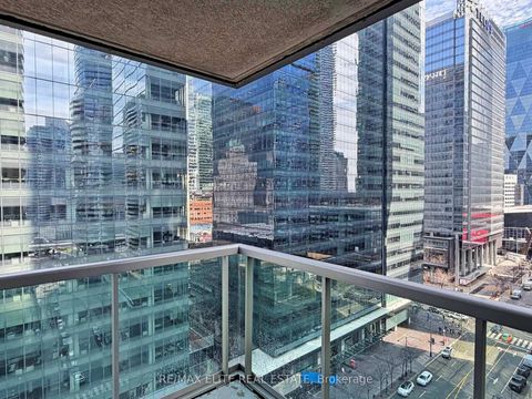 Photo 6 at 1806 - 30 Grand Trunk Crescent, Waterfront Communities C1, Toronto