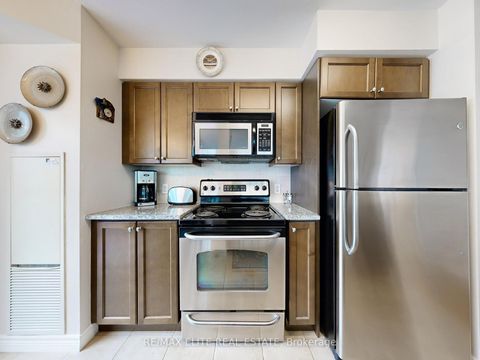 Photo 16 at 1806 - 30 Grand Trunk Crescent, Waterfront Communities C1, Toronto