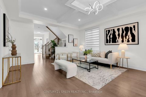 Photo 11 at 64 Coldwell Bay Circle, Kleinburg, Vaughan