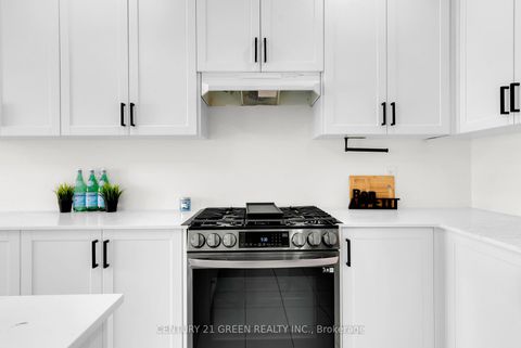 Photo 19 at 64 Coldwell Bay Circle, Kleinburg, Vaughan