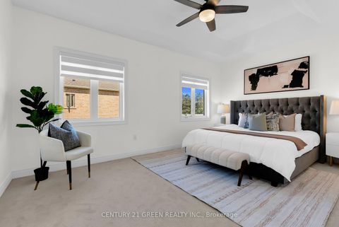 Photo 25 at 64 Coldwell Bay Circle, Kleinburg, Vaughan