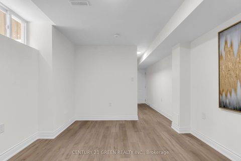 Photo 38 at 64 Coldwell Bay Circle, Kleinburg, Vaughan