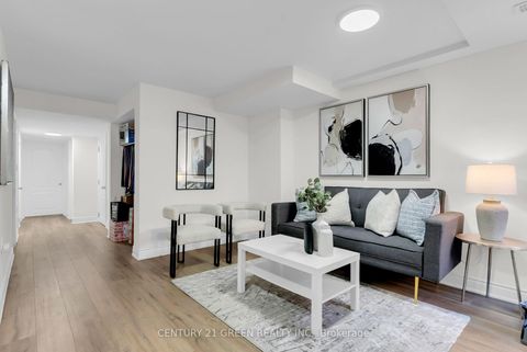 Photo 40 at 64 Coldwell Bay Circle, Kleinburg, Vaughan